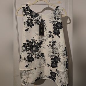 Elegant Black and White Floral Top XL